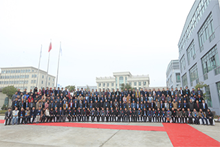 2015中国首届装饰艺术石膏行业发展高峰论坛暨
</p>
全球网络赌博平台20周年庆合影